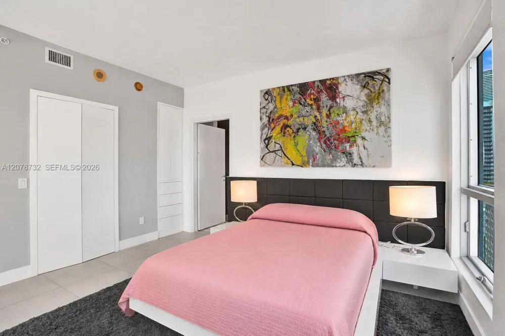 300 S Biscayne Blvd #T-1816 Miami, FL 33131