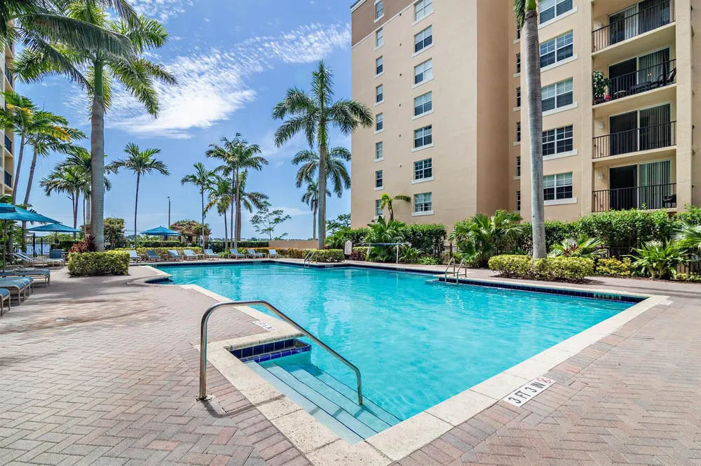 1805 FLAGLER DRIVE #206 West Palm Beach, FL 33407
