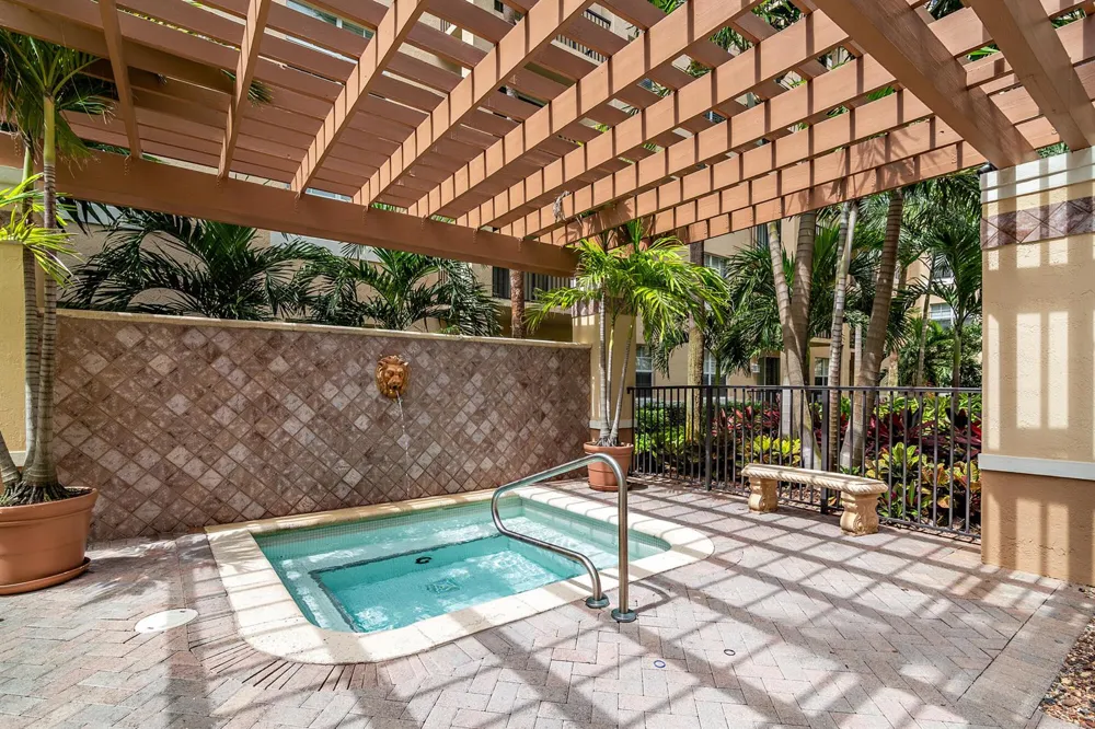 1805 FLAGLER DRIVE #206 West Palm Beach, FL 33407