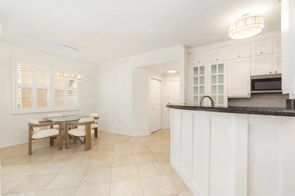 1805 FLAGLER DRIVE #206 West Palm Beach, FL 33407