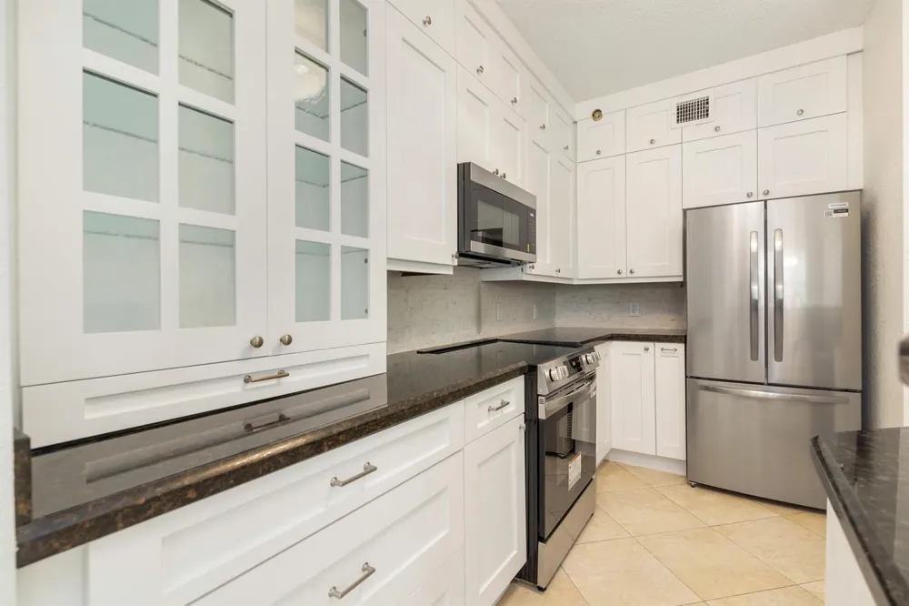 1805 FLAGLER DRIVE #206 West Palm Beach, FL 33407