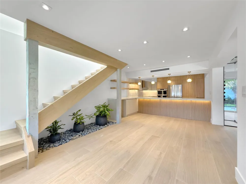 729 NE 17th Terrace Fort Lauderdale, FL 33304