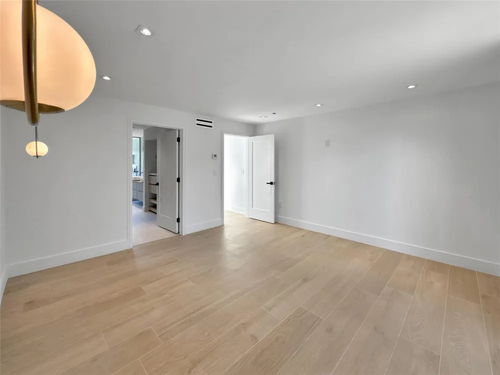 729 NE 17th Terrace Fort Lauderdale, FL 33304