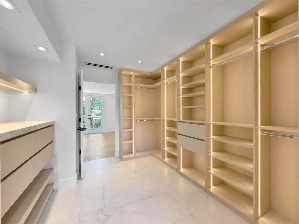 729 NE 17th Terrace Fort Lauderdale, FL 33304