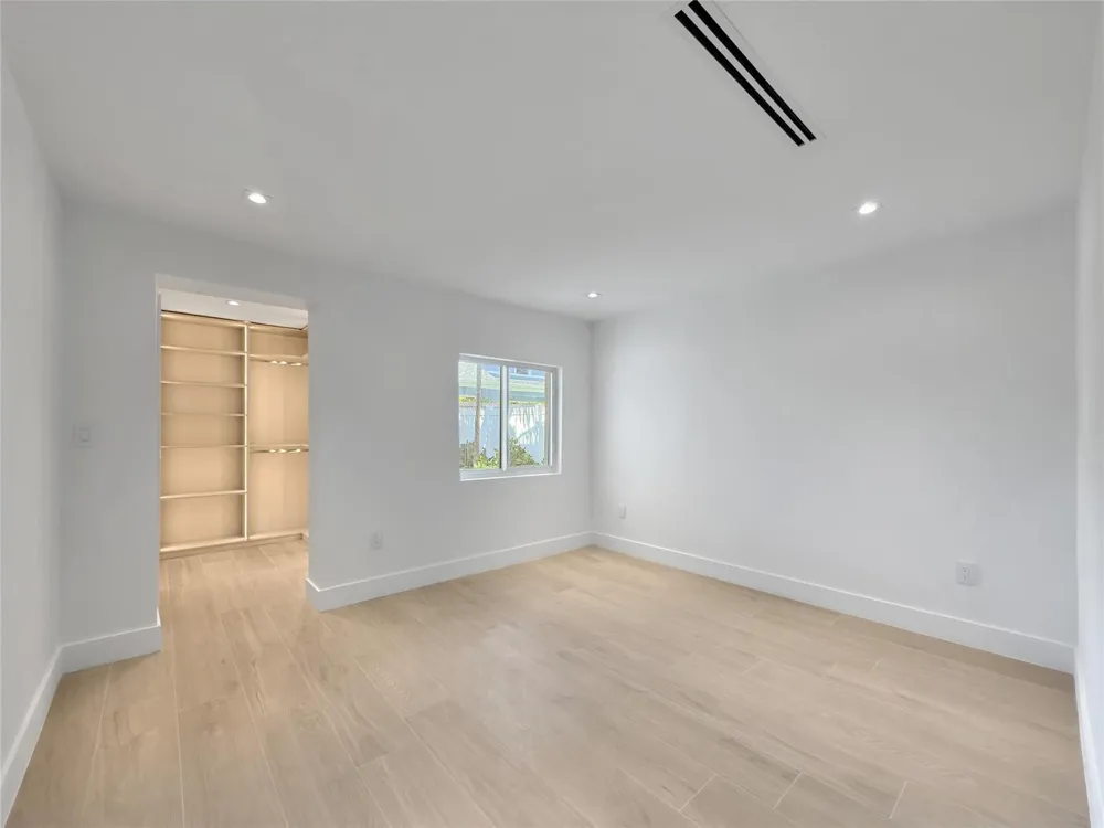 729 NE 17th Terrace Fort Lauderdale, FL 33304