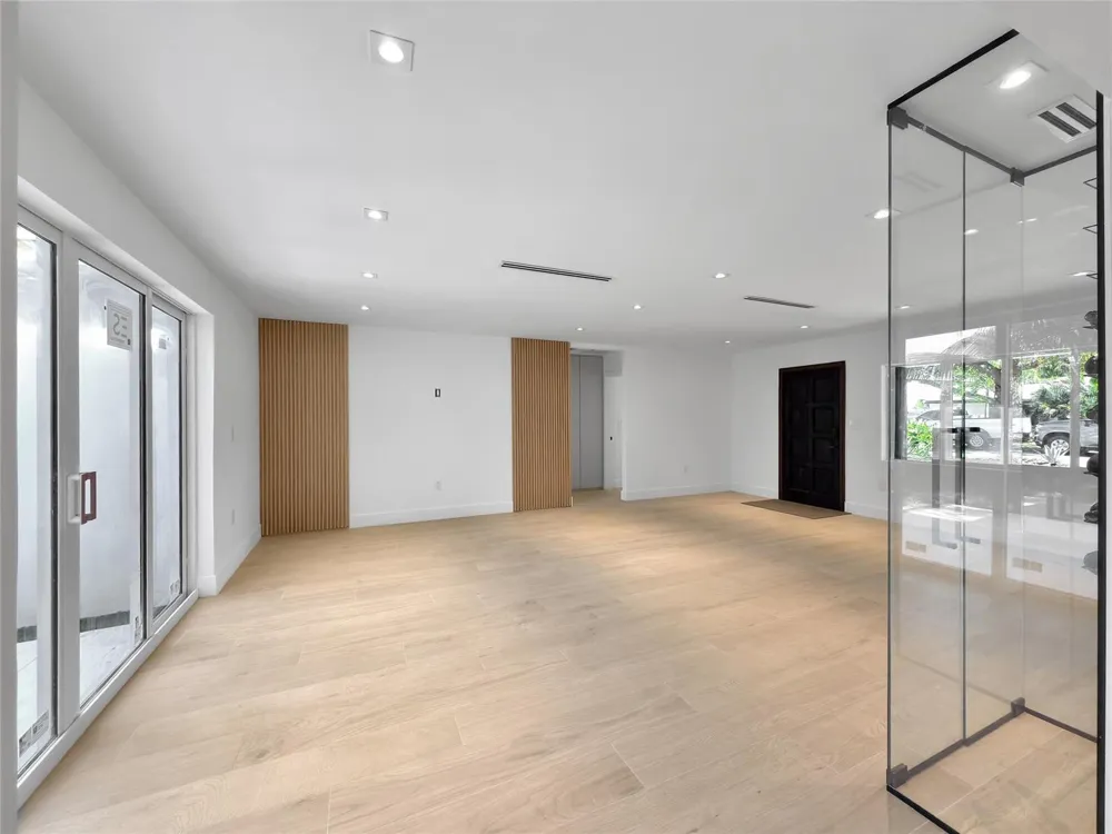 729 NE 17th Terrace Fort Lauderdale, FL 33304