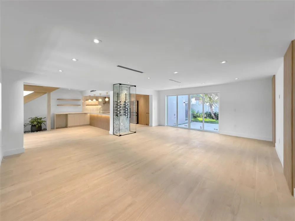 729 NE 17th Terrace Fort Lauderdale, FL 33304