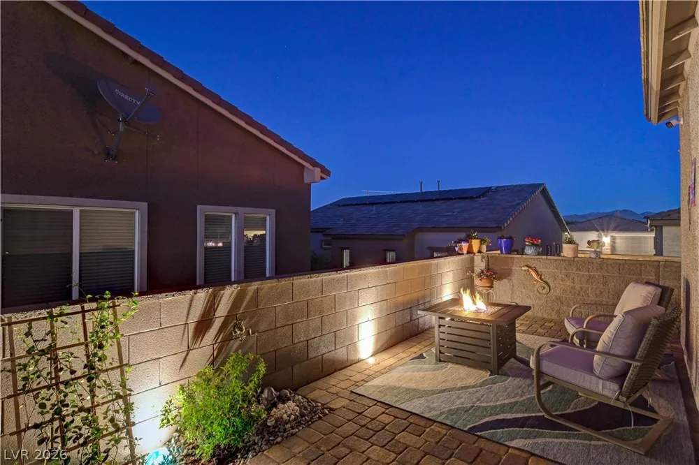 384 Aravalli Crest Street Henderson, NV 89015