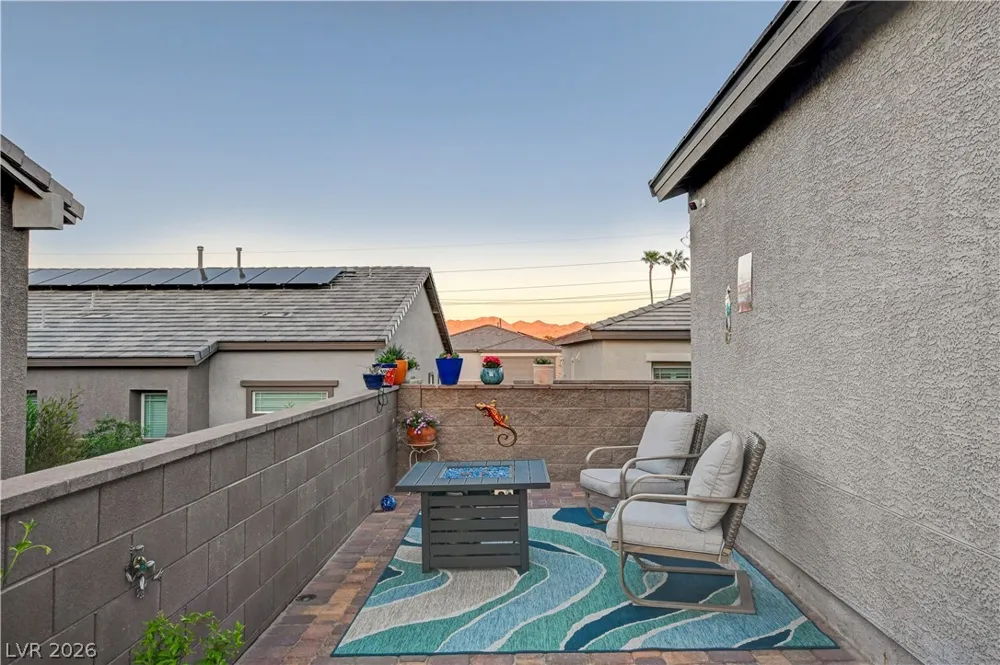 384 Aravalli Crest Street Henderson, NV 89015