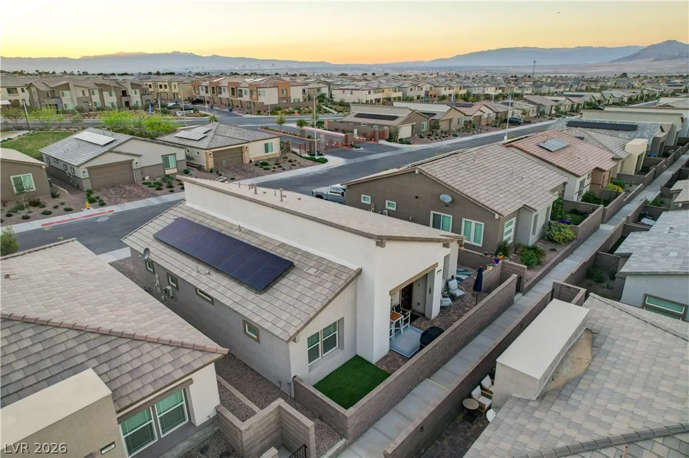 384 Aravalli Crest Street Henderson, NV 89015