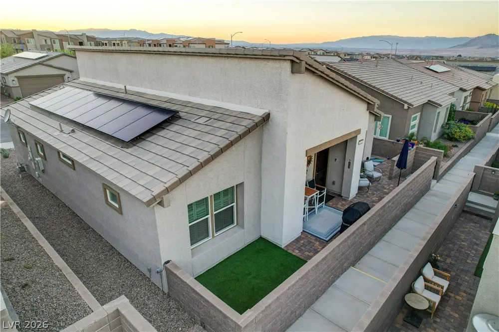 384 Aravalli Crest Street Henderson, NV 89015