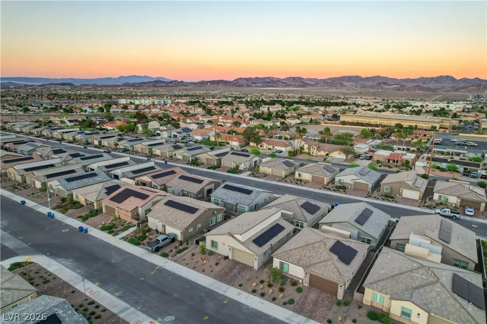 384 Aravalli Crest Street Henderson, NV 89015