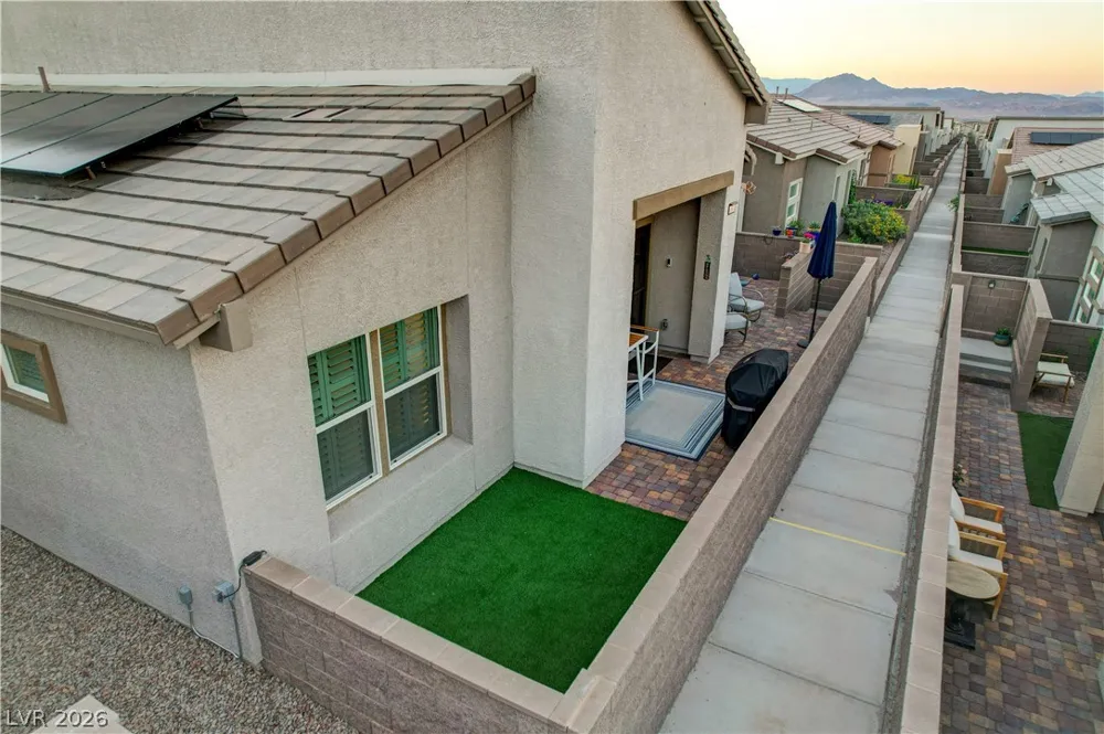 384 Aravalli Crest Street Henderson, NV 89015