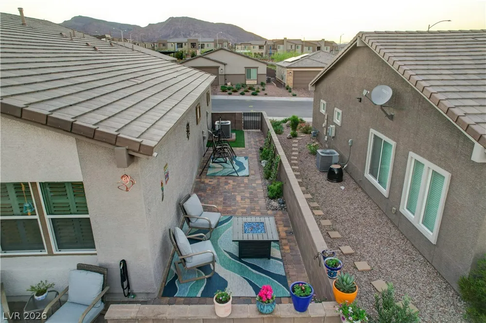 384 Aravalli Crest Street Henderson, NV 89015