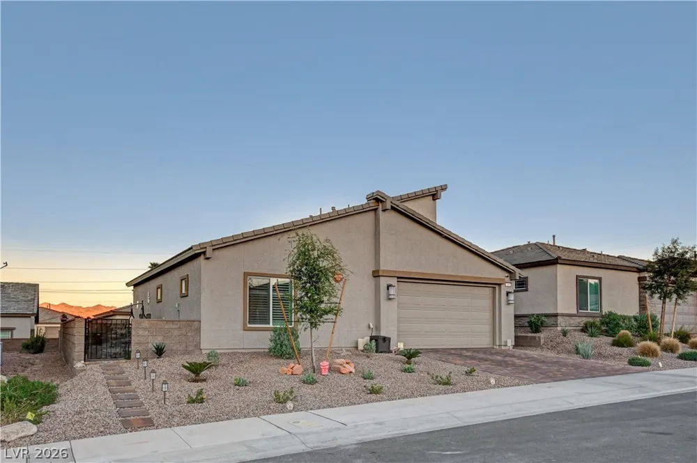 384 Aravalli Crest Street Henderson, NV 89015