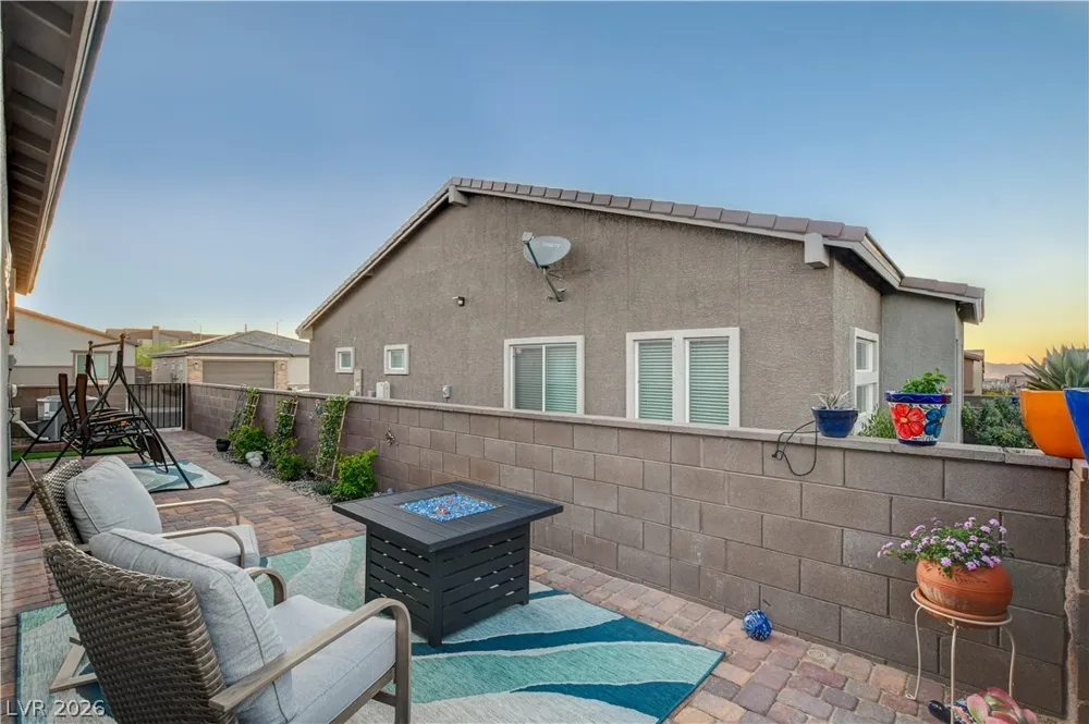 384 Aravalli Crest Street Henderson, NV 89015