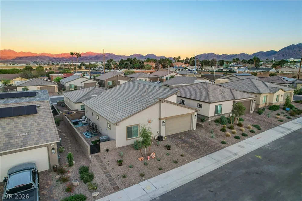 384 Aravalli Crest Street Henderson, NV 89015