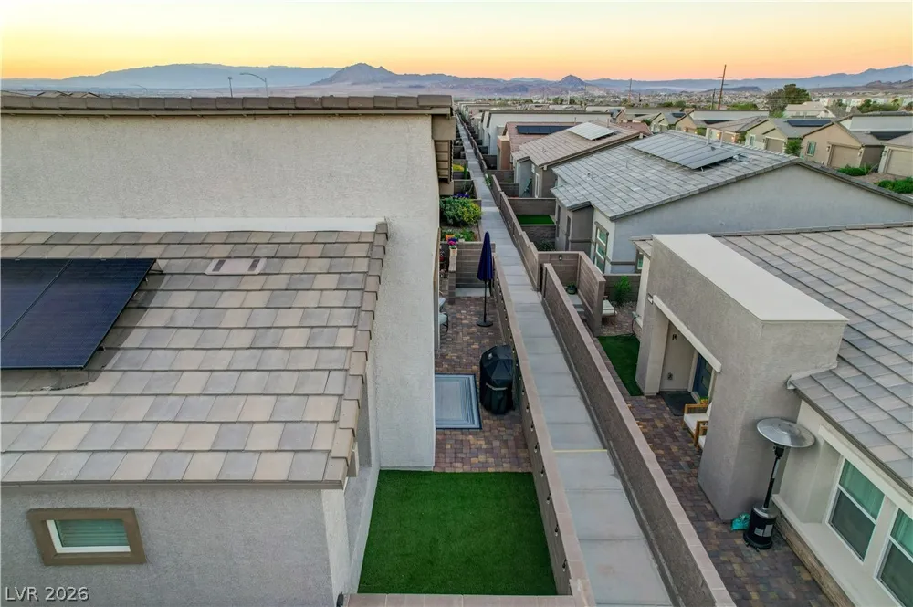 384 Aravalli Crest Street Henderson, NV 89015
