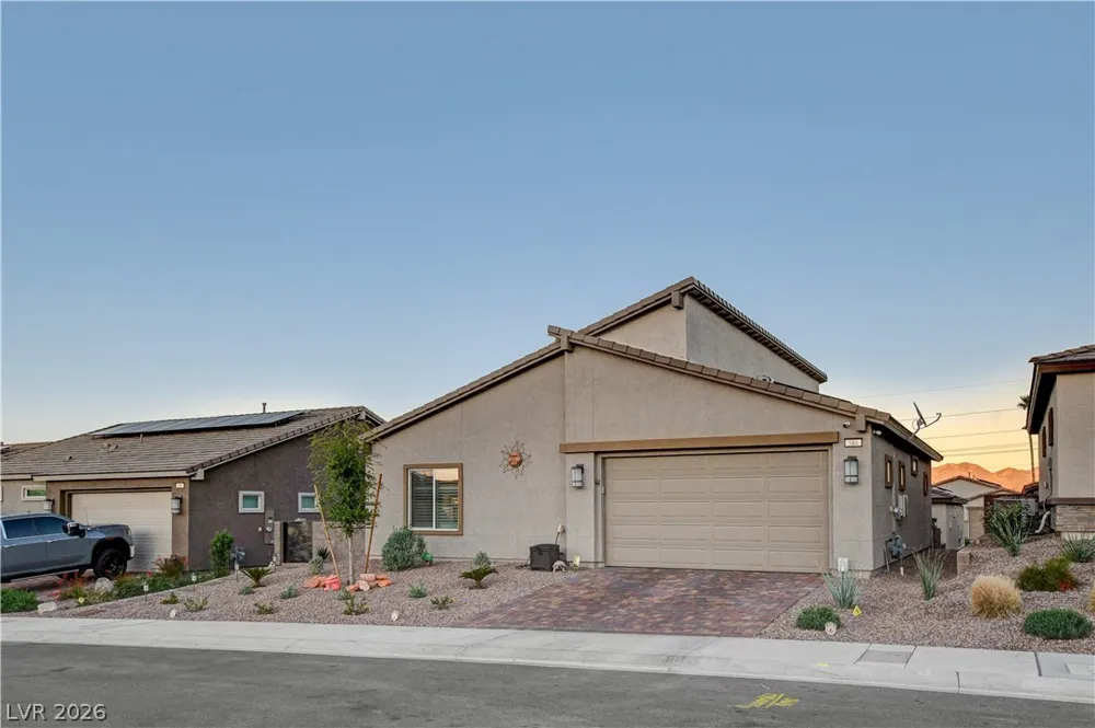 384 Aravalli Crest Street Henderson, NV 89015