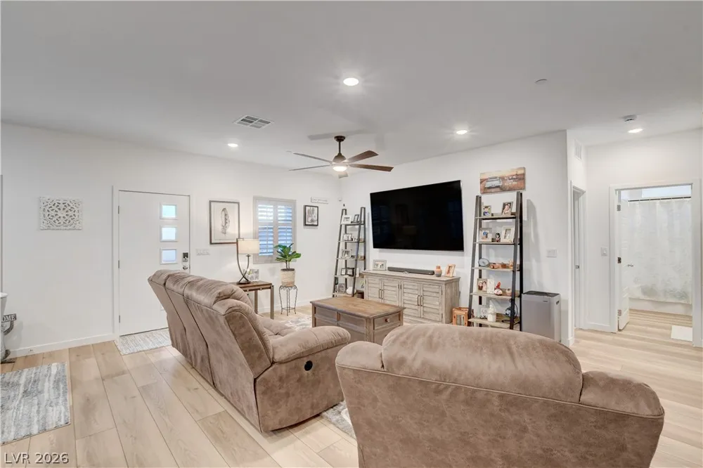 384 Aravalli Crest Street Henderson, NV 89015