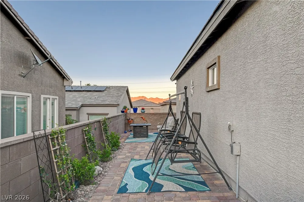 384 Aravalli Crest Street Henderson, NV 89015