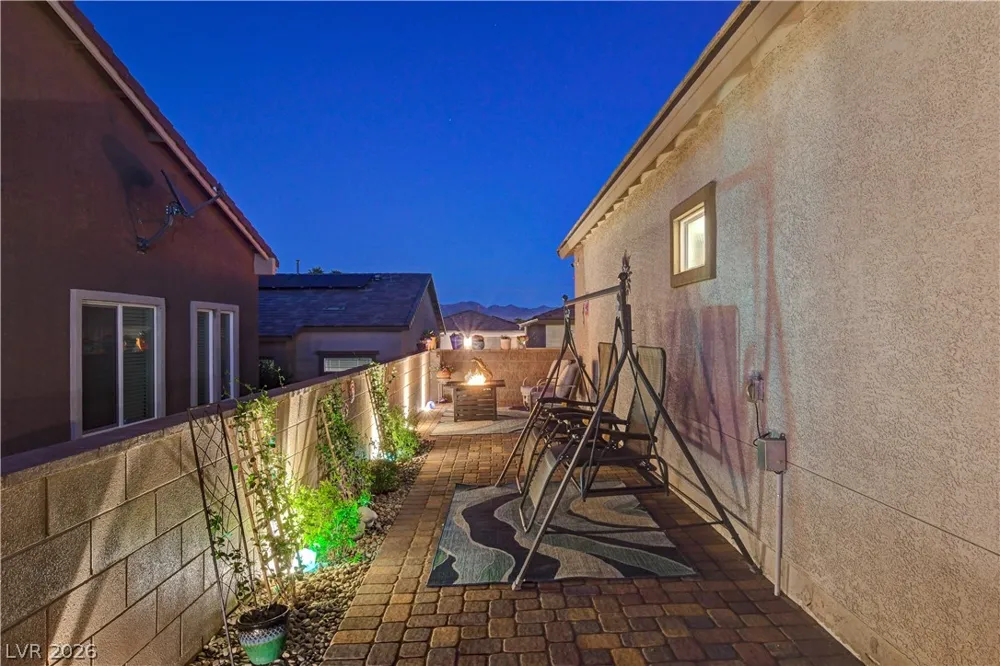 384 Aravalli Crest Street Henderson, NV 89015