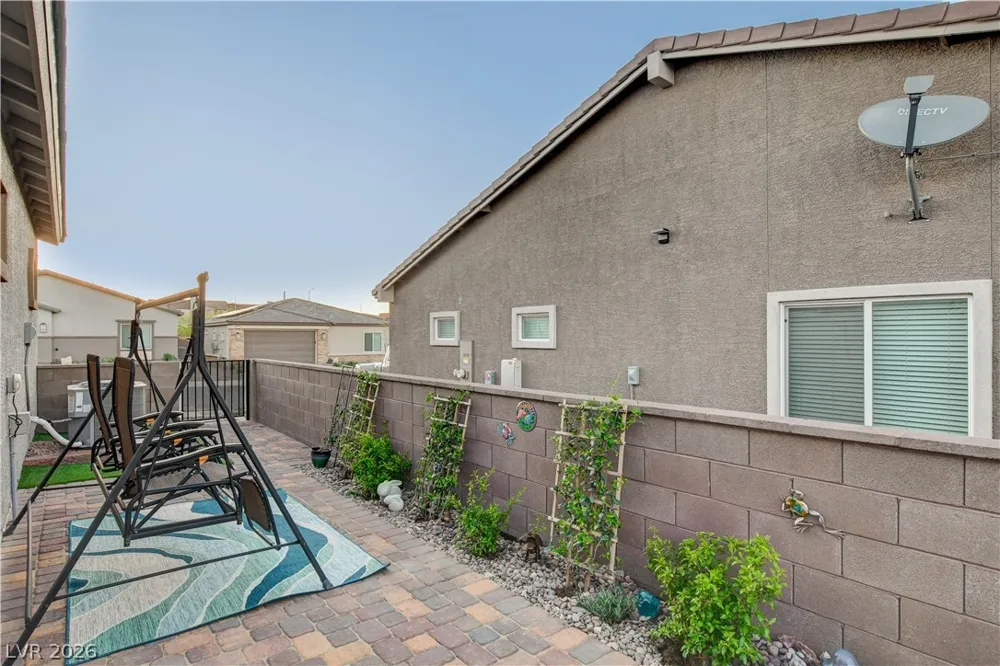 384 Aravalli Crest Street Henderson, NV 89015