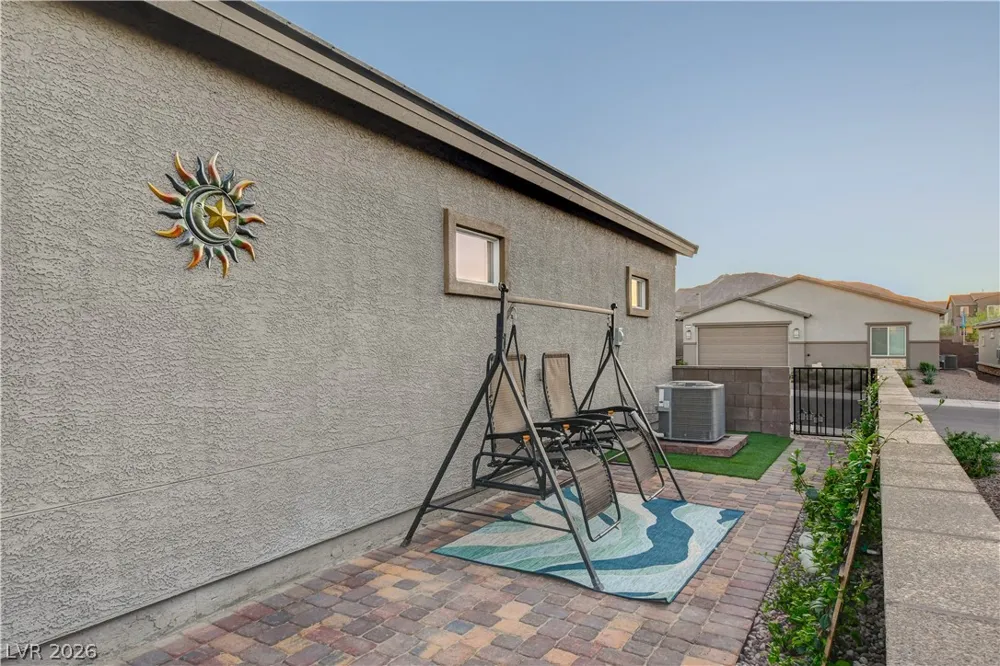 384 Aravalli Crest Street Henderson, NV 89015