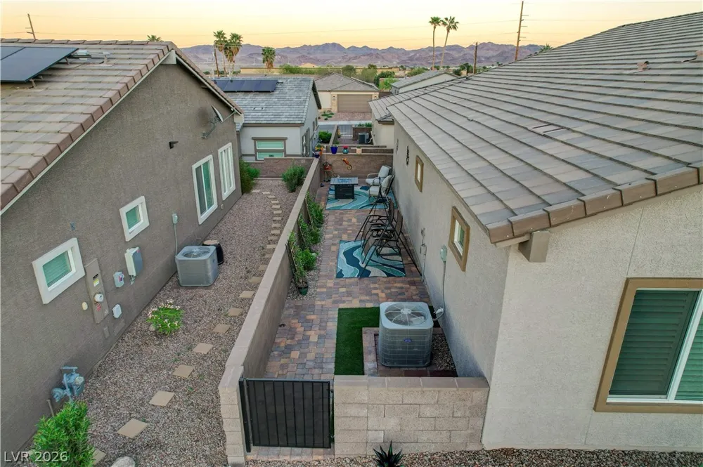 384 Aravalli Crest Street Henderson, NV 89015