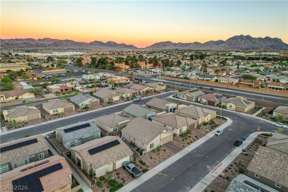 384 Aravalli Crest Street Henderson, NV 89015