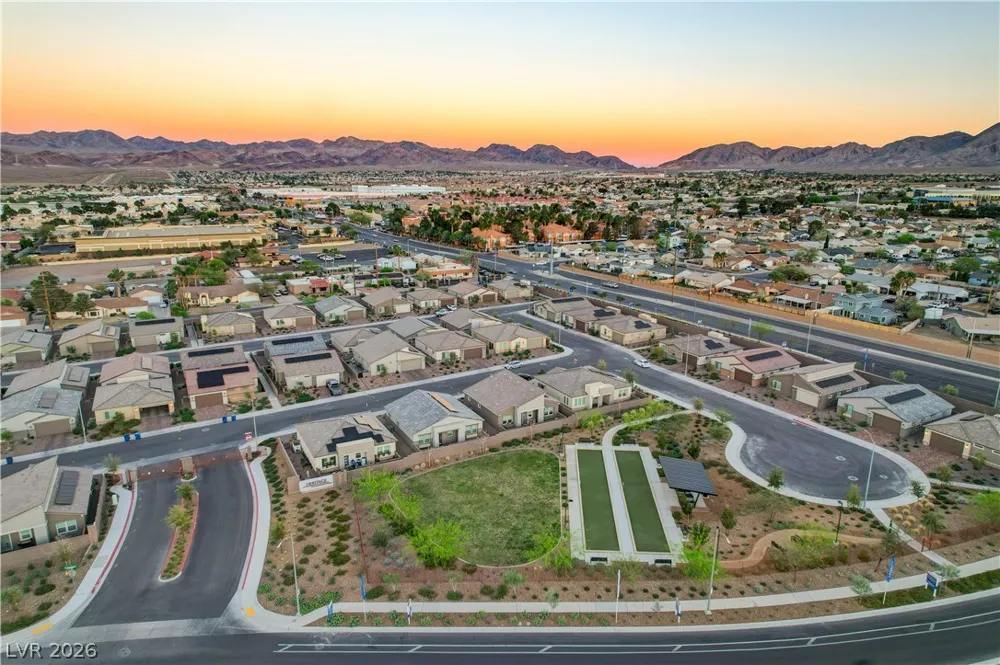 384 Aravalli Crest Street Henderson, NV 89015