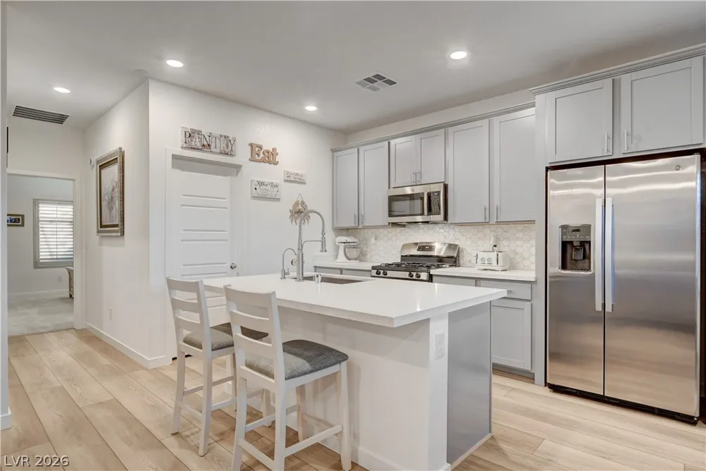 384 Aravalli Crest Street Henderson, NV 89015