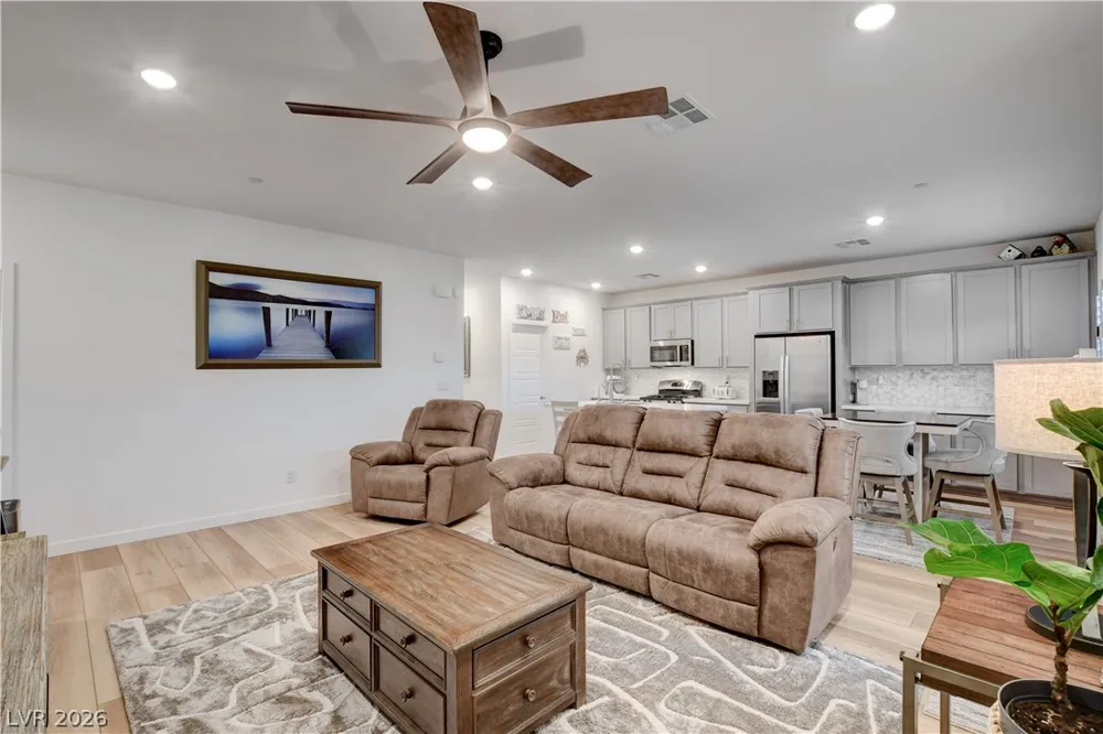 384 Aravalli Crest Street Henderson, NV 89015