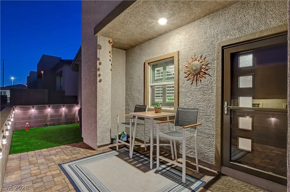 384 Aravalli Crest Street Henderson, NV 89015