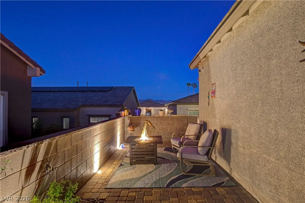 384 Aravalli Crest Street Henderson, NV 89015