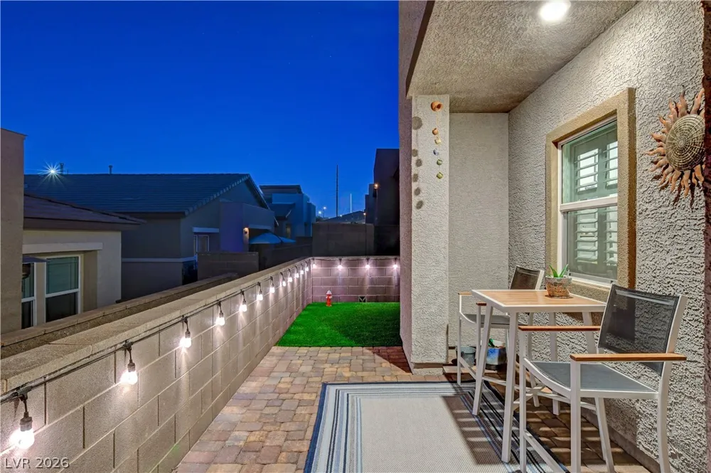 384 Aravalli Crest Street Henderson, NV 89015
