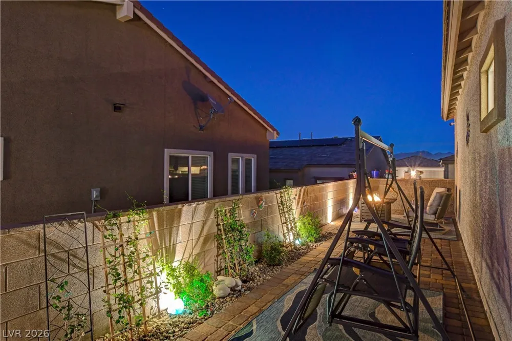 384 Aravalli Crest Street Henderson, NV 89015