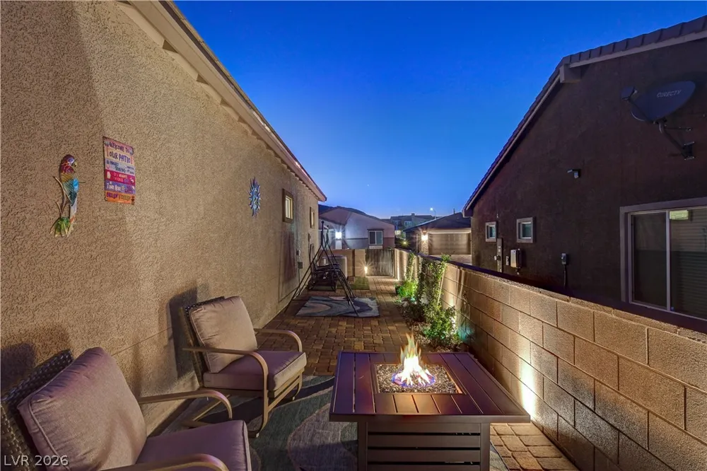384 Aravalli Crest Street Henderson, NV 89015