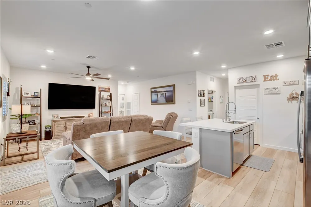 384 Aravalli Crest Street Henderson, NV 89015