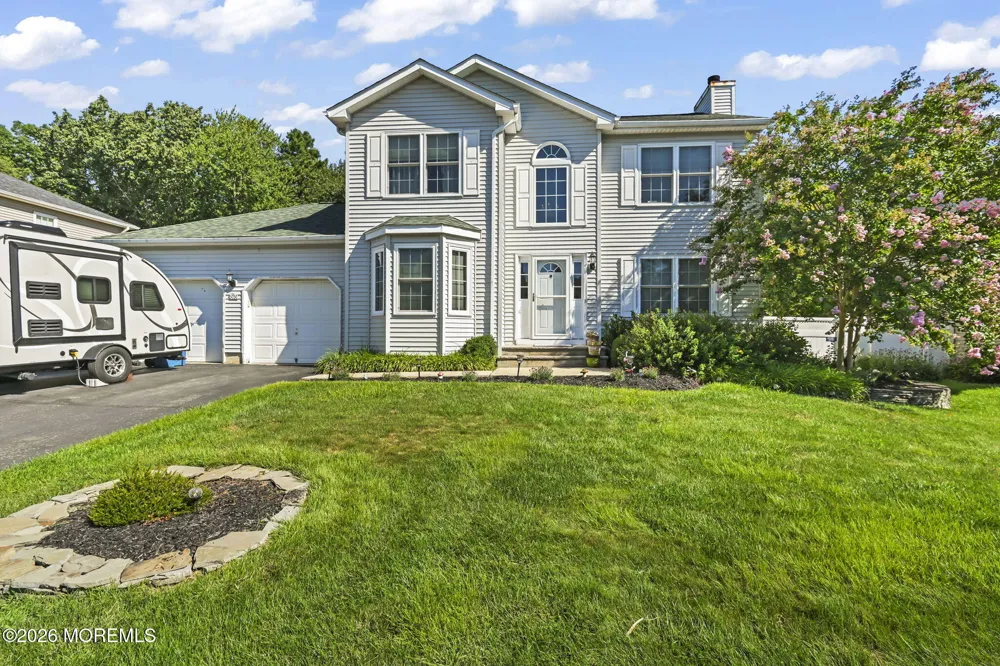 52 Diamond Lane Howell, NJ 07731