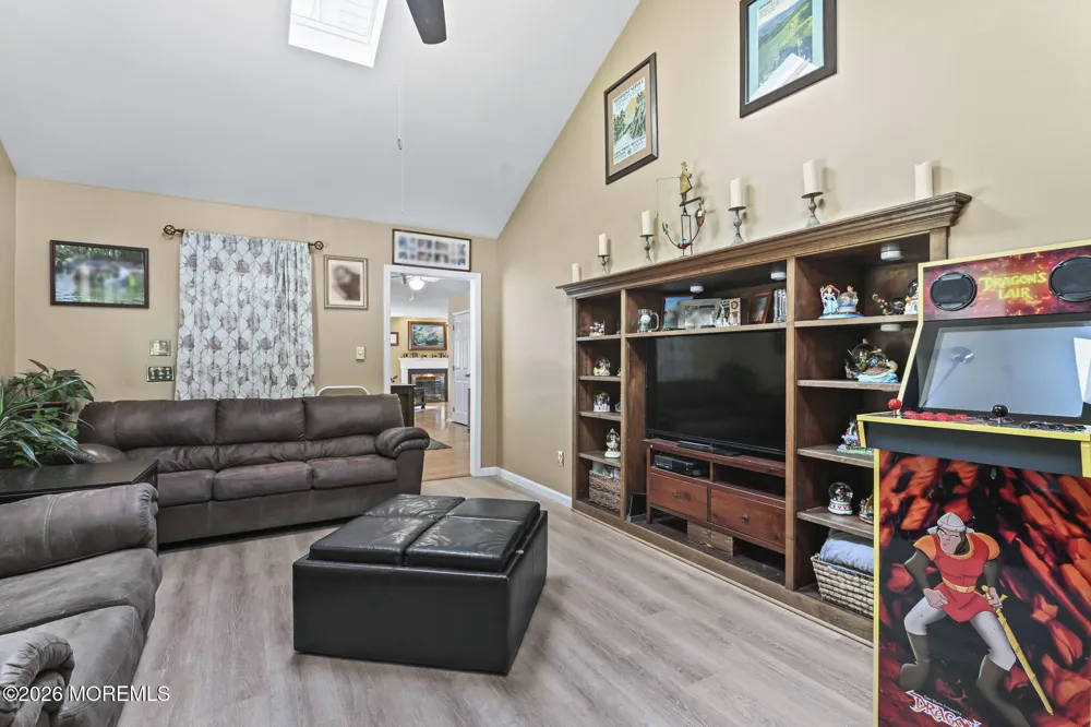 52 Diamond Lane Howell, NJ 07731