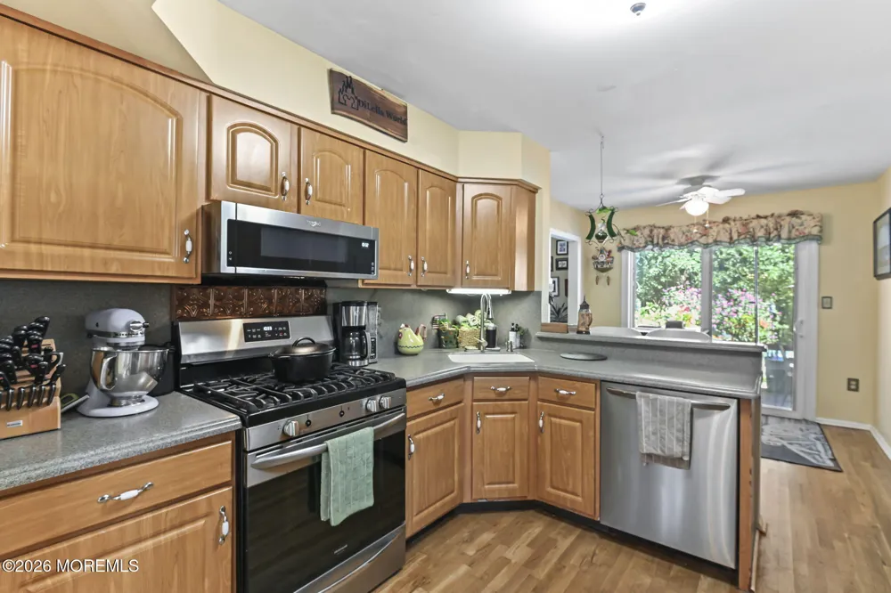 52 Diamond Lane Howell, NJ 07731