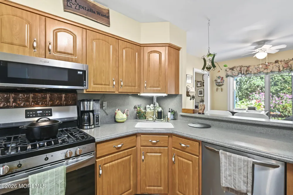 52 Diamond Lane Howell, NJ 07731