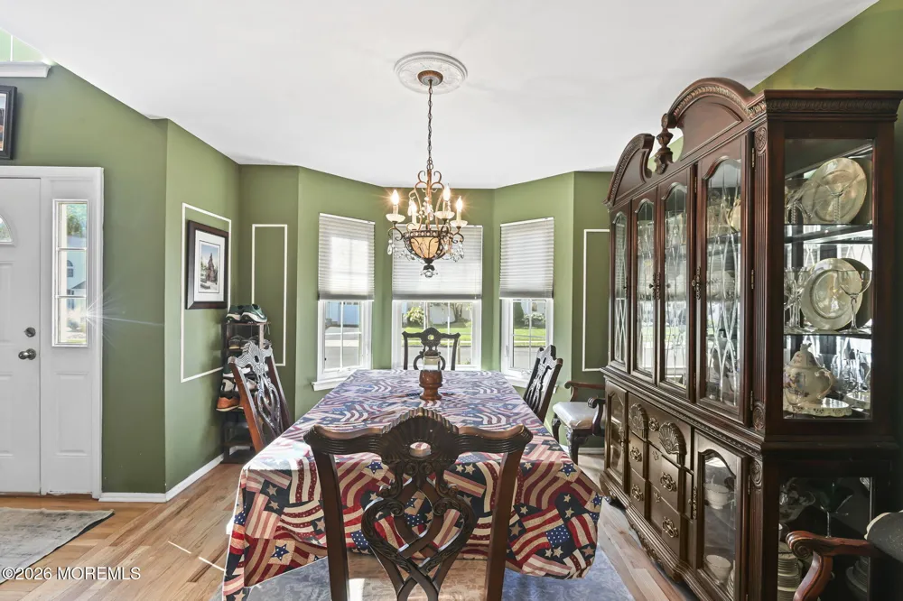 52 Diamond Lane Howell, NJ 07731