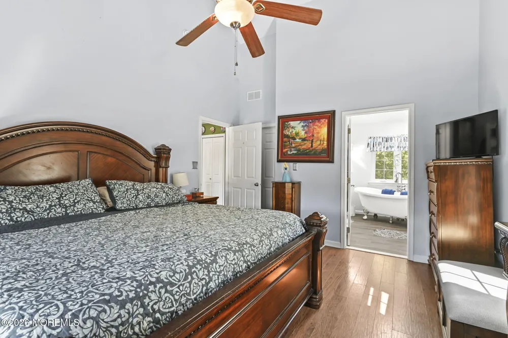 52 Diamond Lane Howell, NJ 07731