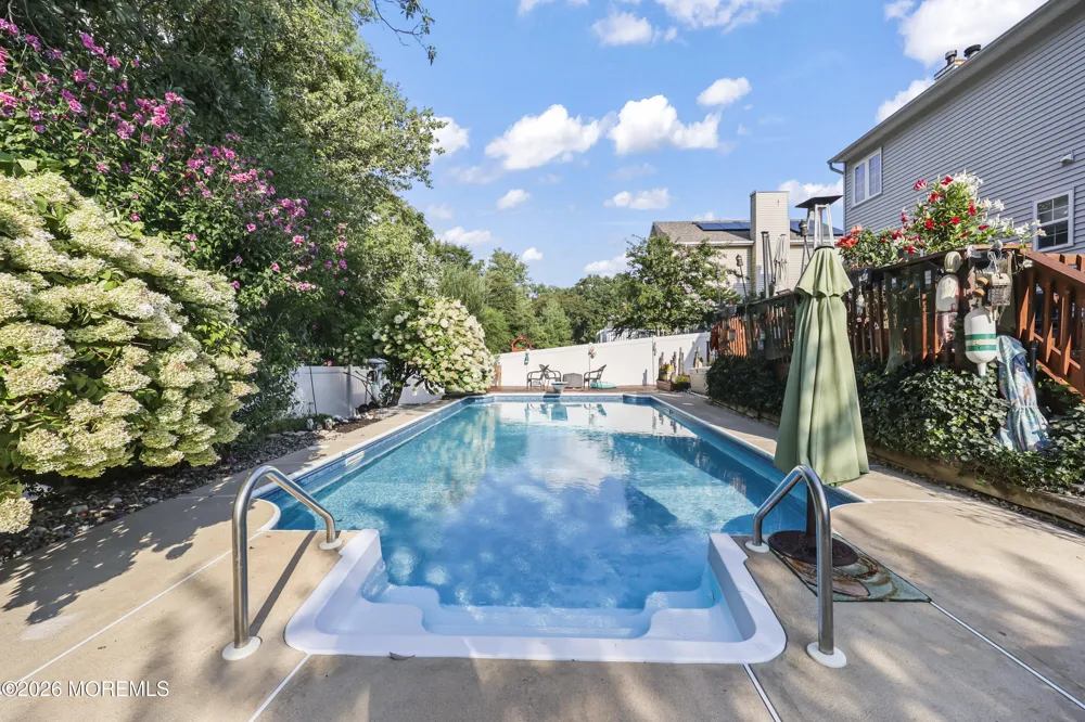 52 Diamond Lane Howell, NJ 07731