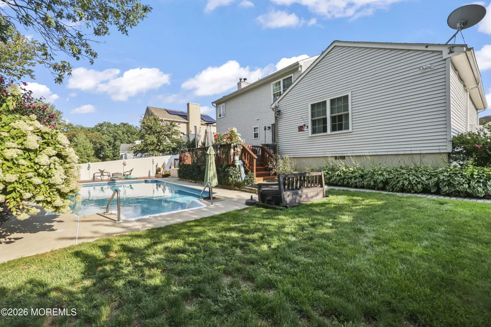 52 Diamond Lane Howell, NJ 07731