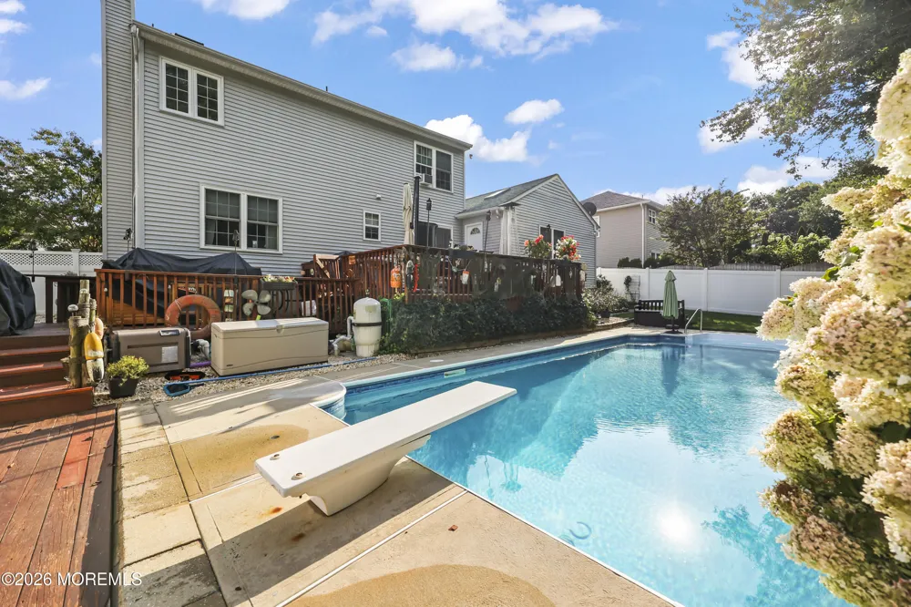 52 Diamond Lane Howell, NJ 07731