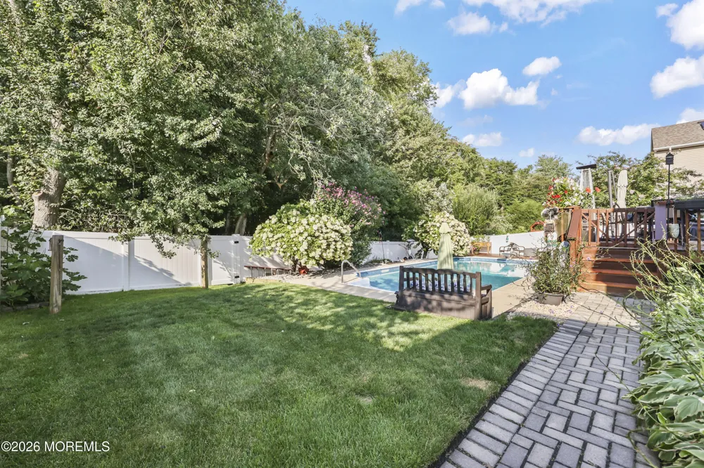 52 Diamond Lane Howell, NJ 07731