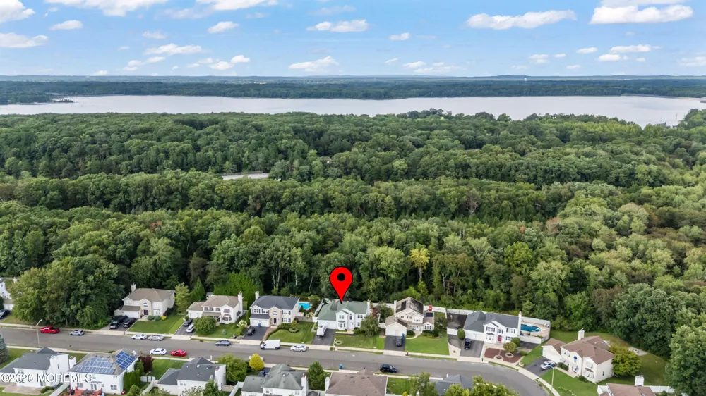 52 Diamond Lane Howell, NJ 07731